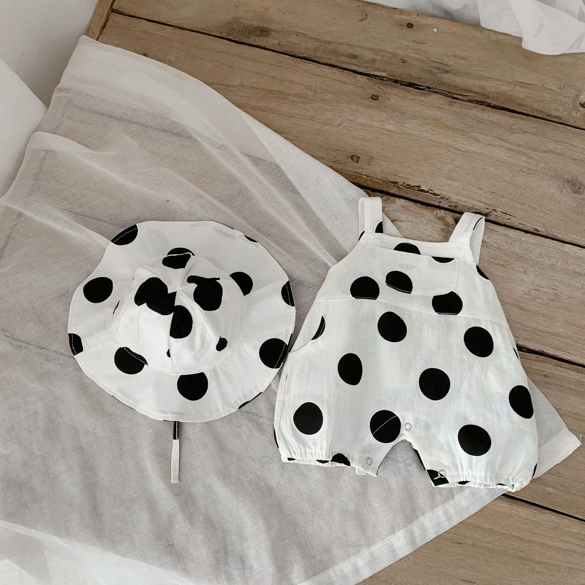 Polka Pop Baby Boys and Girls Jumpsuit with Hat