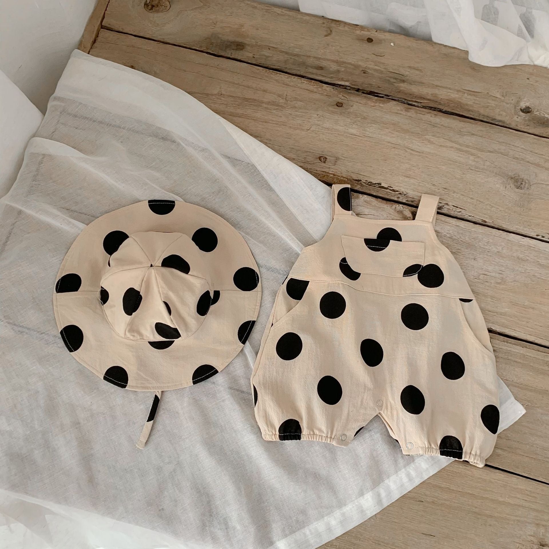 Polka Pop Baby Boys and Girls Jumpsuit with Hat